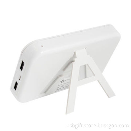 Hot sale power banks with multifunction flashlight & 5,200mAh capacity